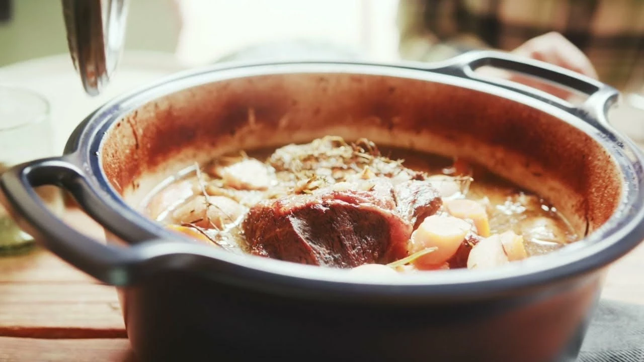 Emile Henry 4-Quart Sublime Stewpot | Creme - Image 4