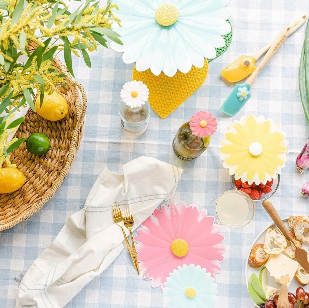 Charles Viancin Silicone Lid | 8" Daisy (Pink With White) - Image 4