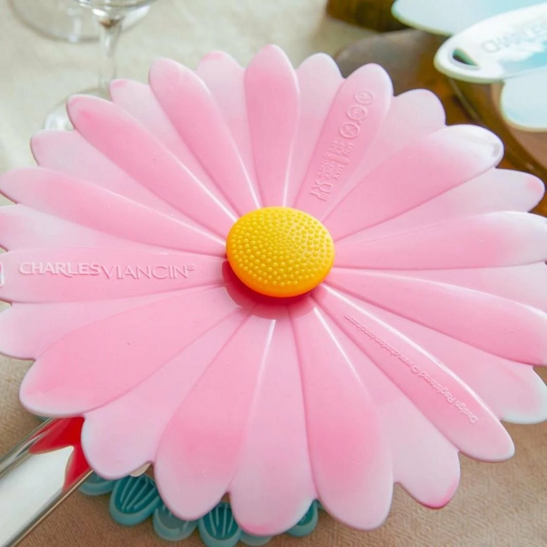Charles Viancin Silicone Lid | 8" Daisy (Pink With White) - Image 2