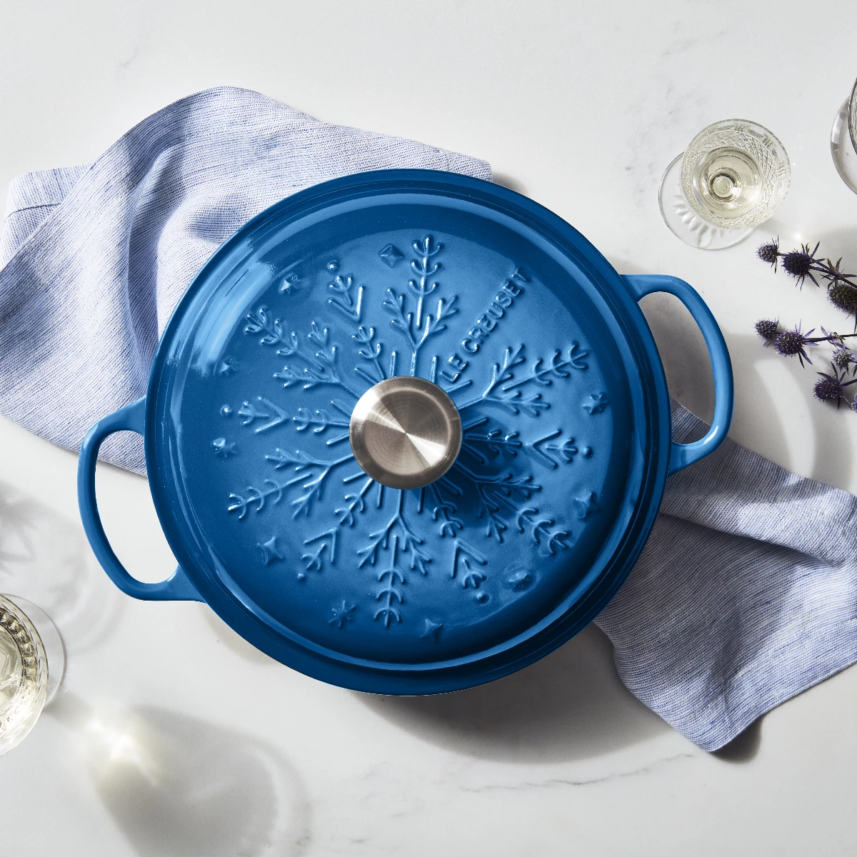 Le Creuset 2.25 Qt. Signature Braiser With Stainless Steel Knob | Noel (Marseille Blue) - Image 6