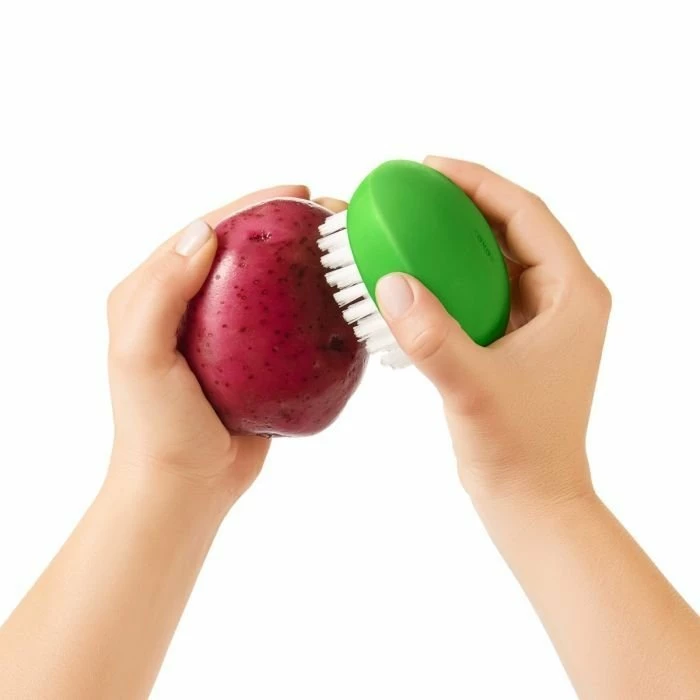 OXO Vegetable Brush - Image 3