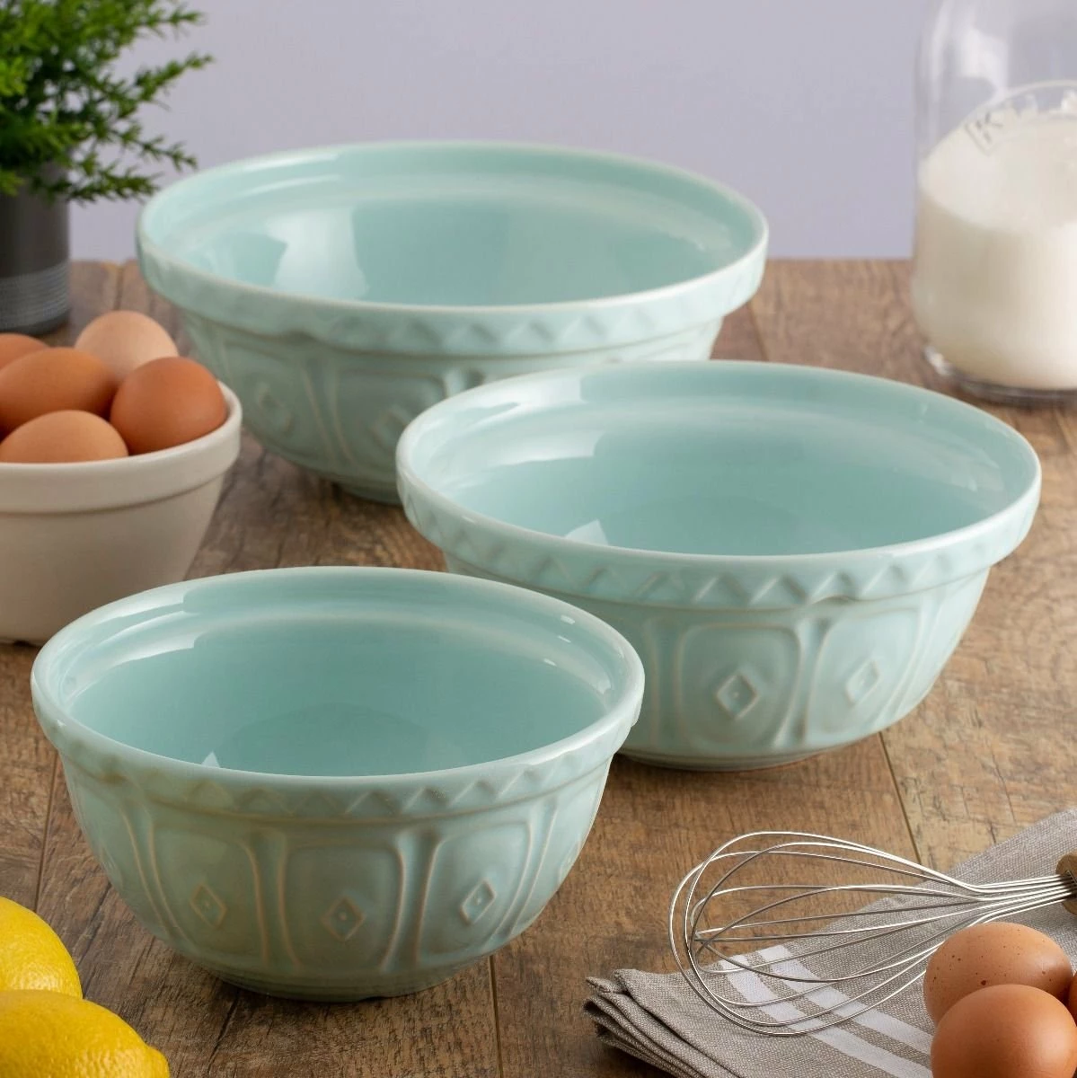 Mason Cash Color Mix S24 (2.15 Qt) Mixing Bowl | Powder Blue - Image 4