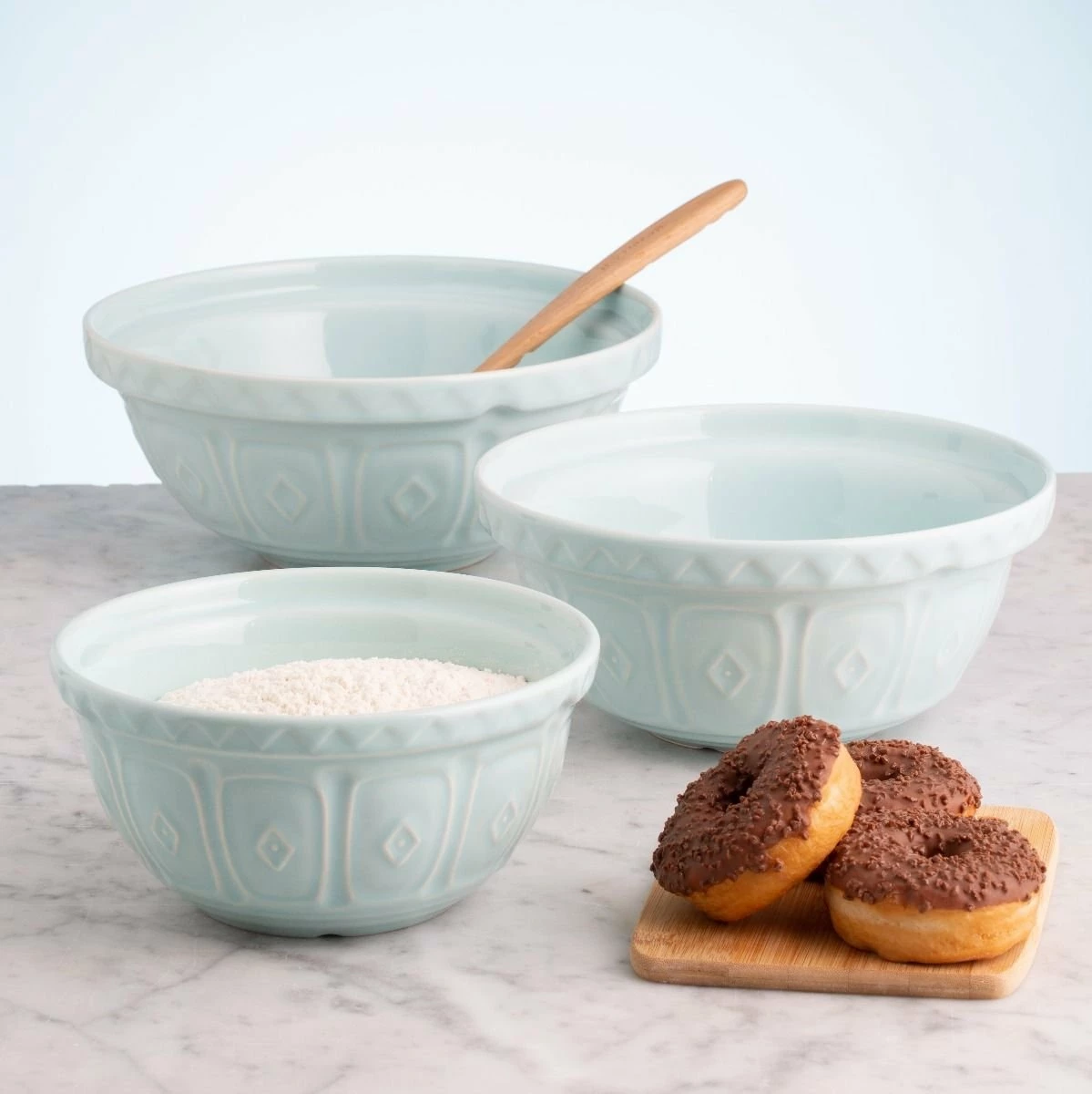 Mason Cash Color Mix S24 (2.15 Qt) Mixing Bowl | Powder Blue - Image 2