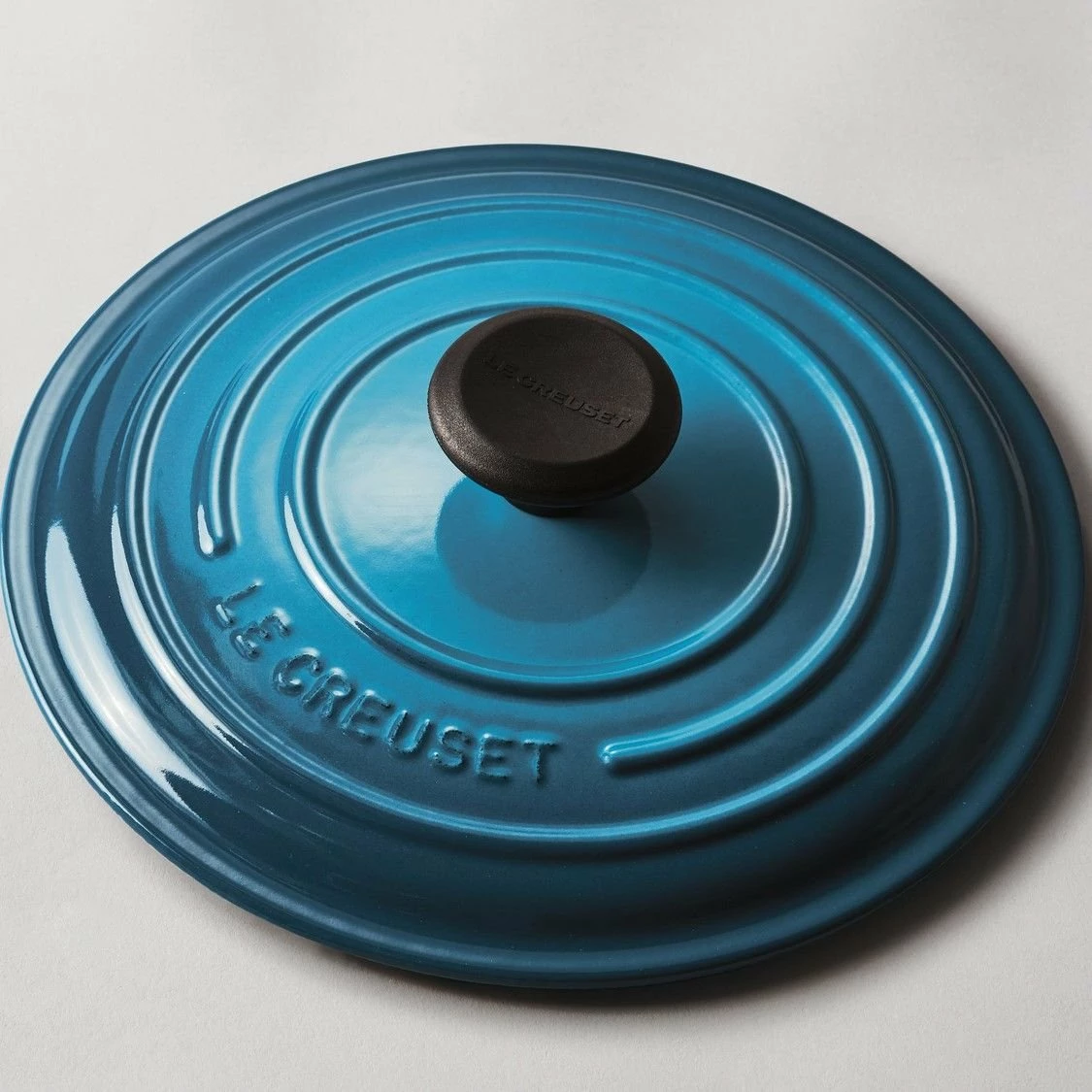 Le Creuset 4.5 Qt. Round Signature Cast Iron Dutch Oven | Marseille Blue - Image 2