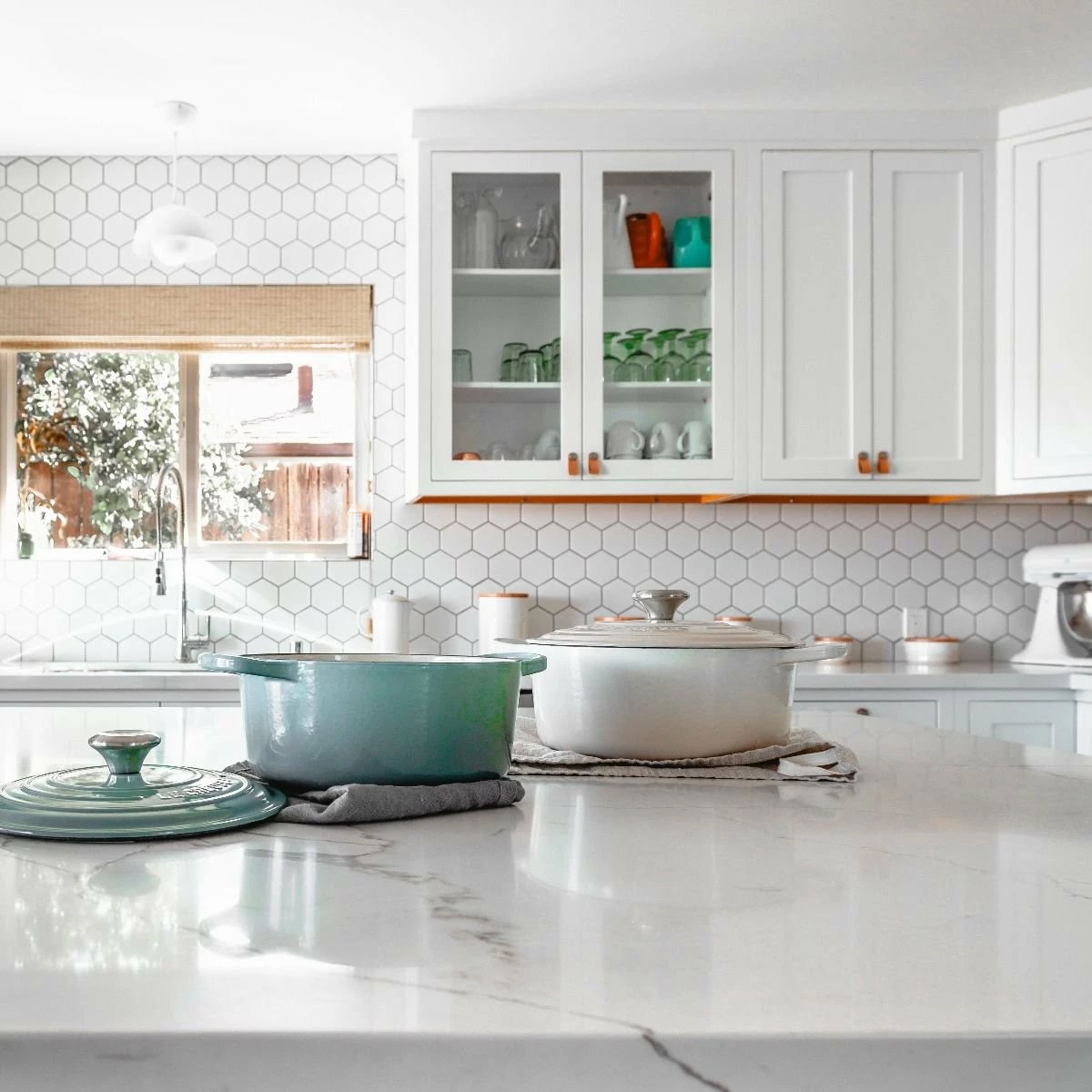 Le Creuset 4.5 Qt. Round Signature Dutch Oven With Stainless Steel Knob | Sea Salt - Image 5